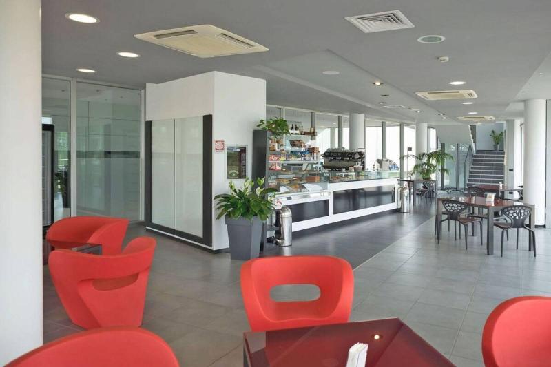 Alba Hotel Екстериор снимка