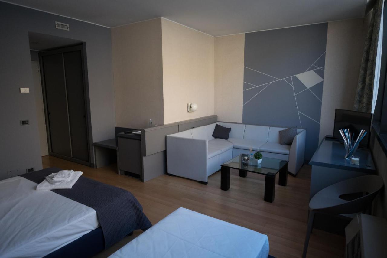 Alba Hotel Екстериор снимка